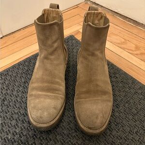 Women’s Suede Chelsea Boots - Tan